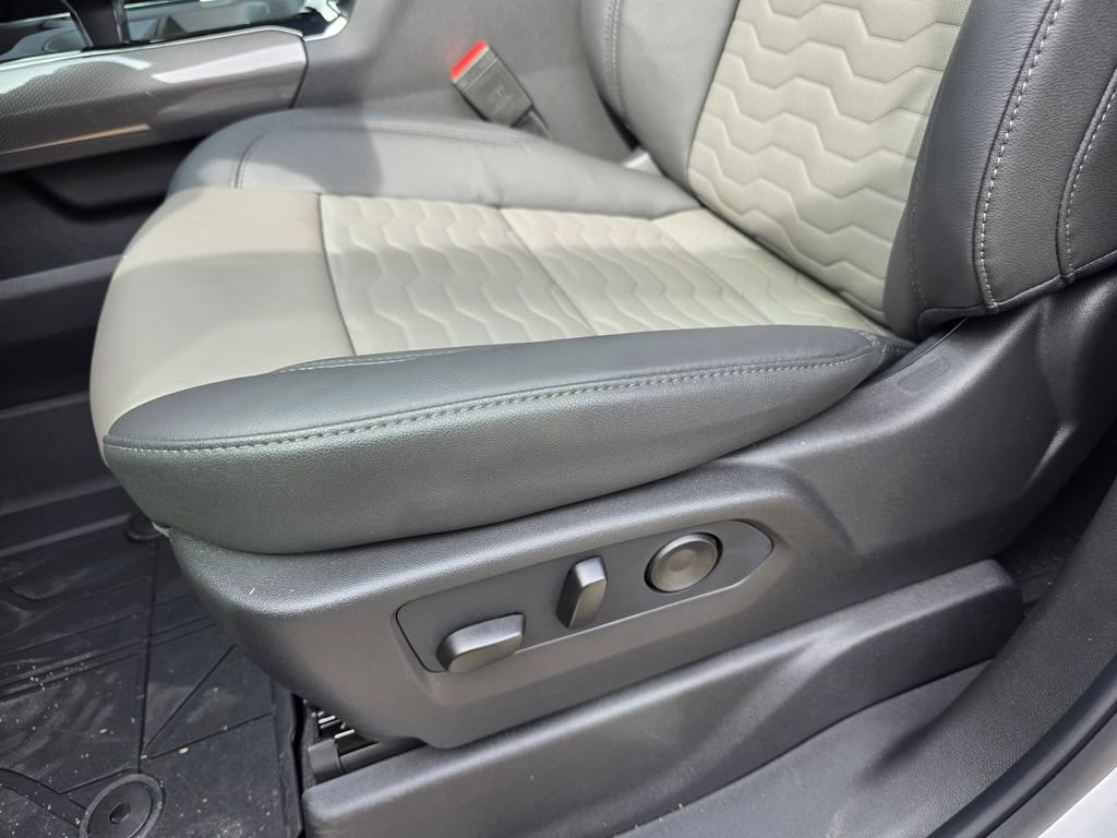 New 2026 Chevrolet Silverado 1500 ZR2 image 13