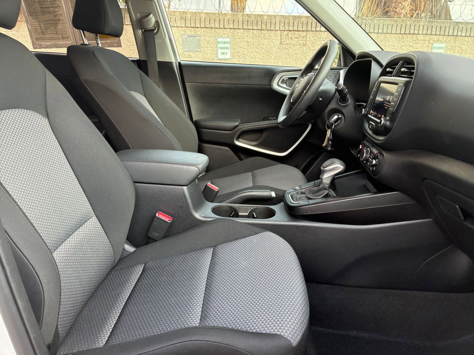 Used 2025 Kia Soul LX w/ LX Technology Package image 34