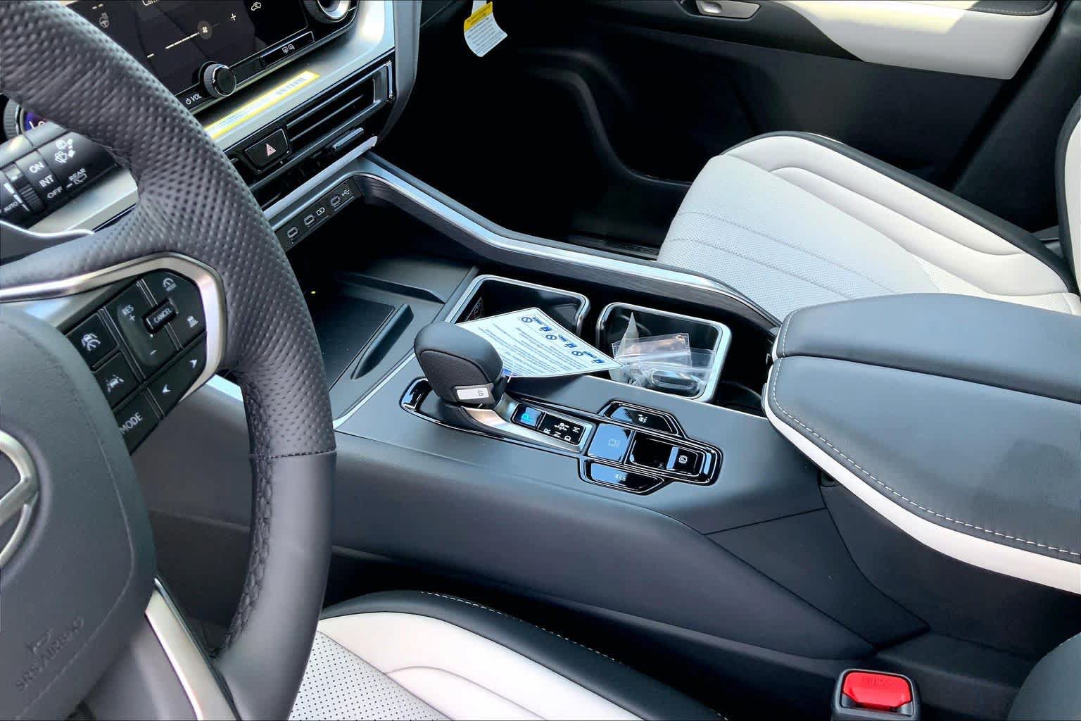 New 2026 Lexus TX 500h AWD image 7