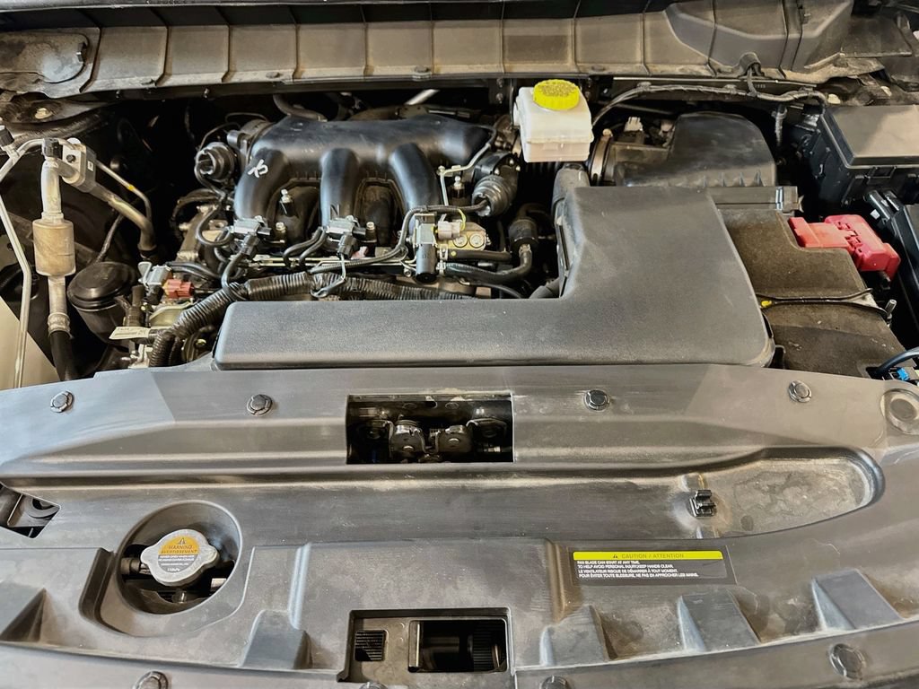 Used 2025 Nissan Pathfinder SL AWD/4WD image 33