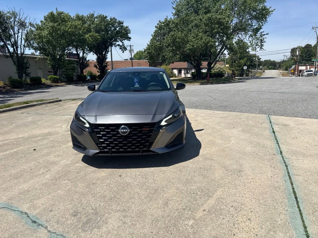 Used 2023 Nissan Altima 2.5 SR FWD image 10