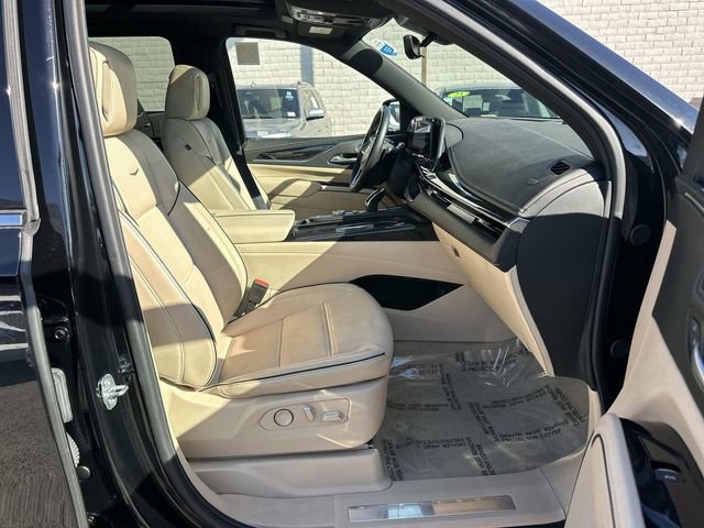 Used 2024 Cadillac Escalade Premium Luxury image 28