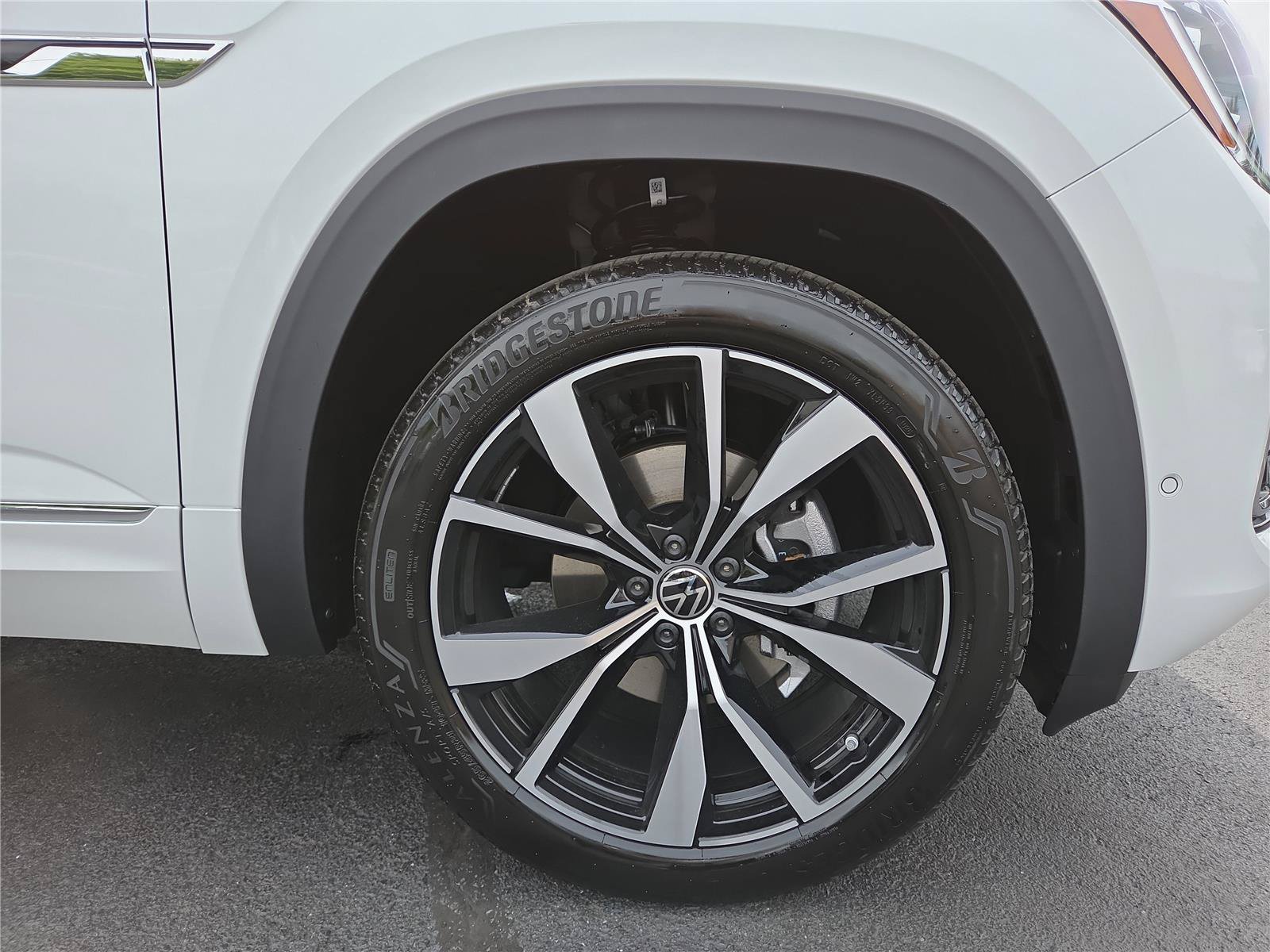 New 2026 Volkswagen Atlas SEL Premium R-Line AWD/4WD image 10