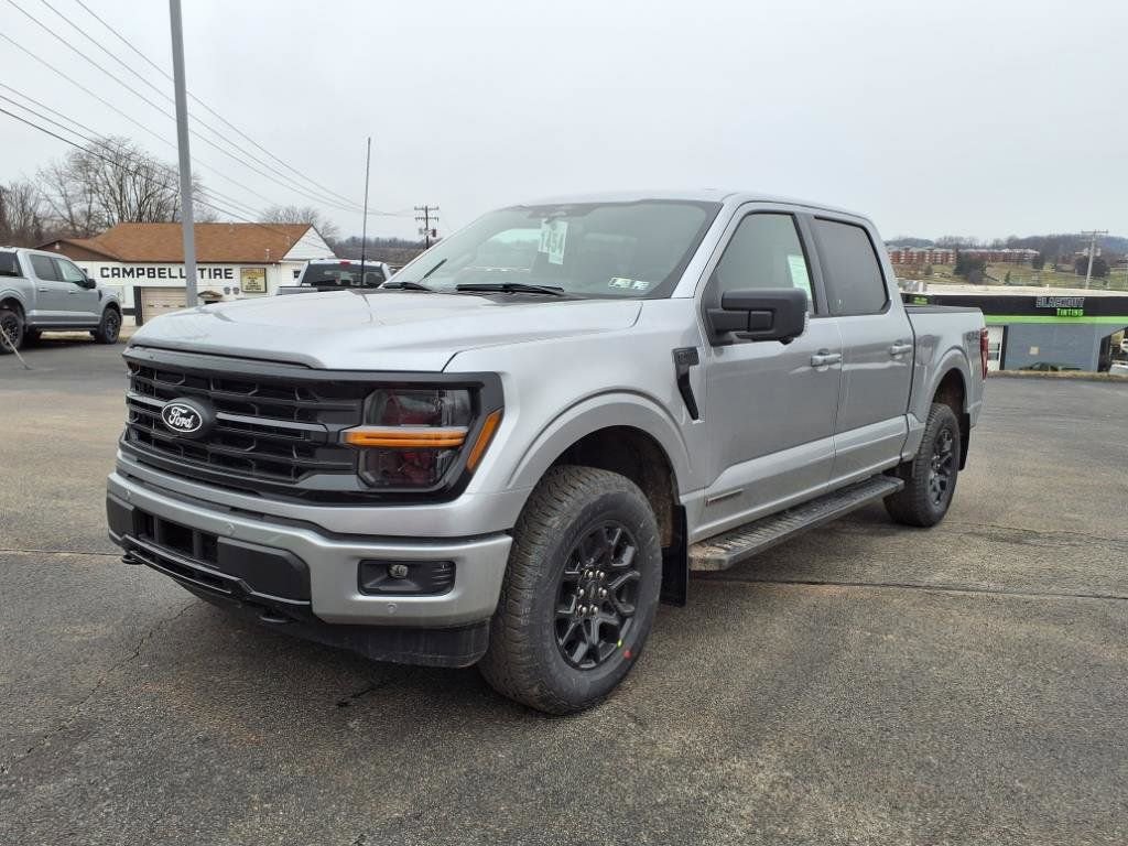 New 2025 Ford F150 XLT w/ Equipment Group 302A MID