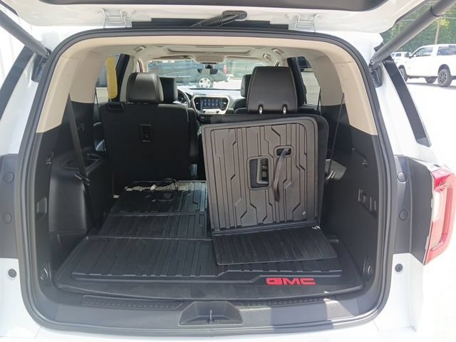 Used 2023 GMC Acadia Denali w/ Denali Ultimate Package FWD image 9