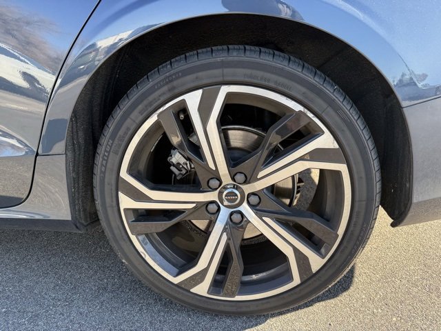 Used 2024 Volvo S60 B5 Core image 12