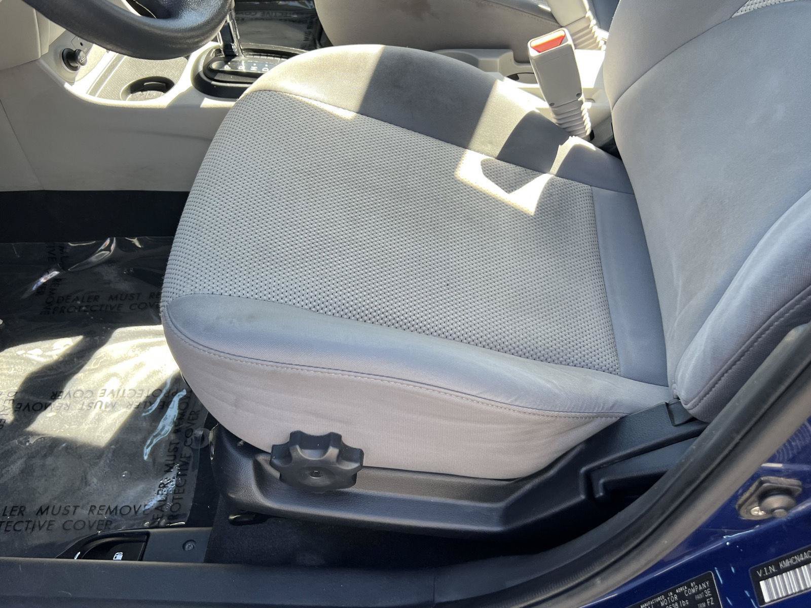 Used 2010 Hyundai Accent GLS FWD image 24