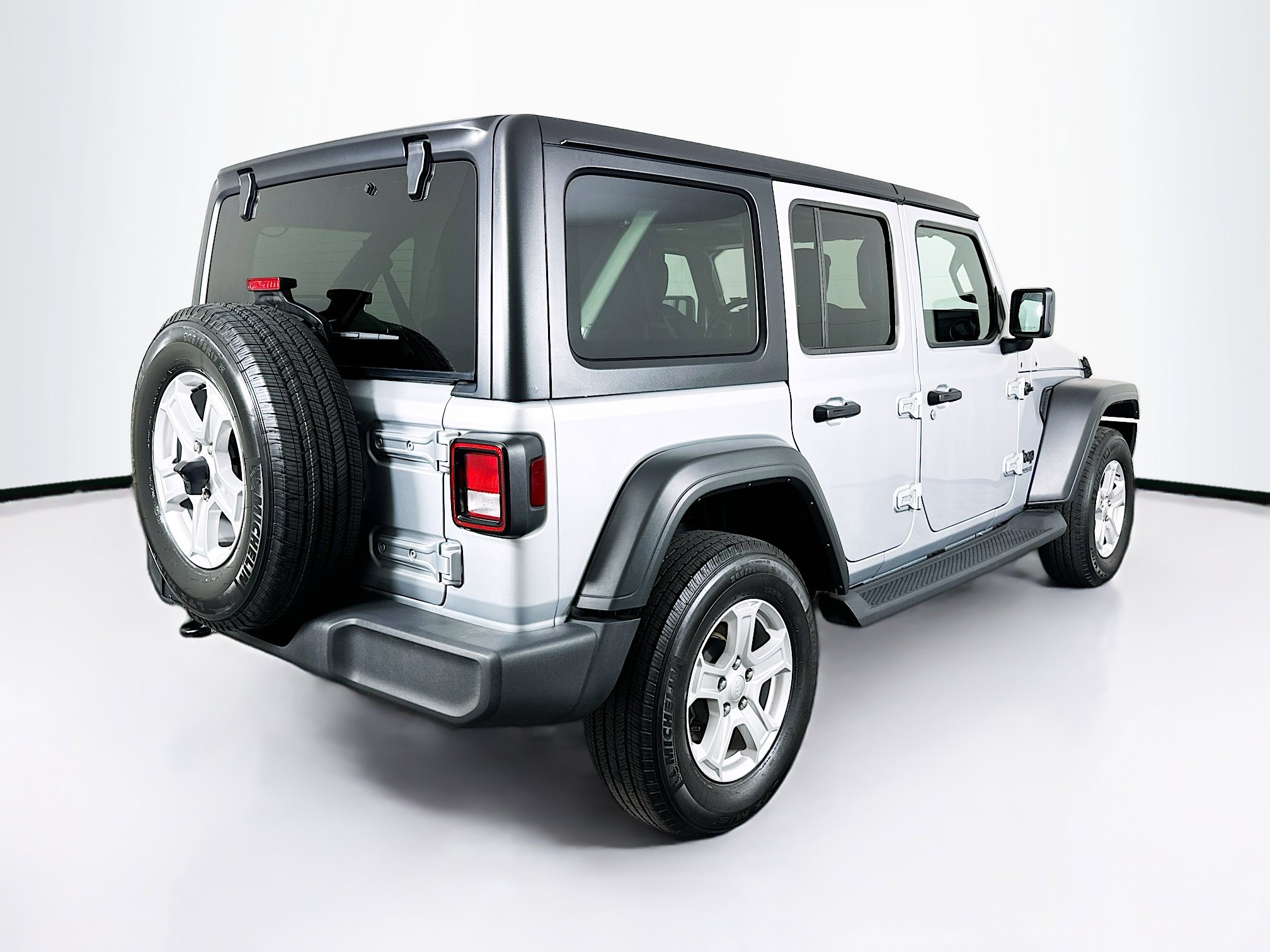 Used 2022 Jeep Wrangler Unlimited Sport AWD/4WD image 9