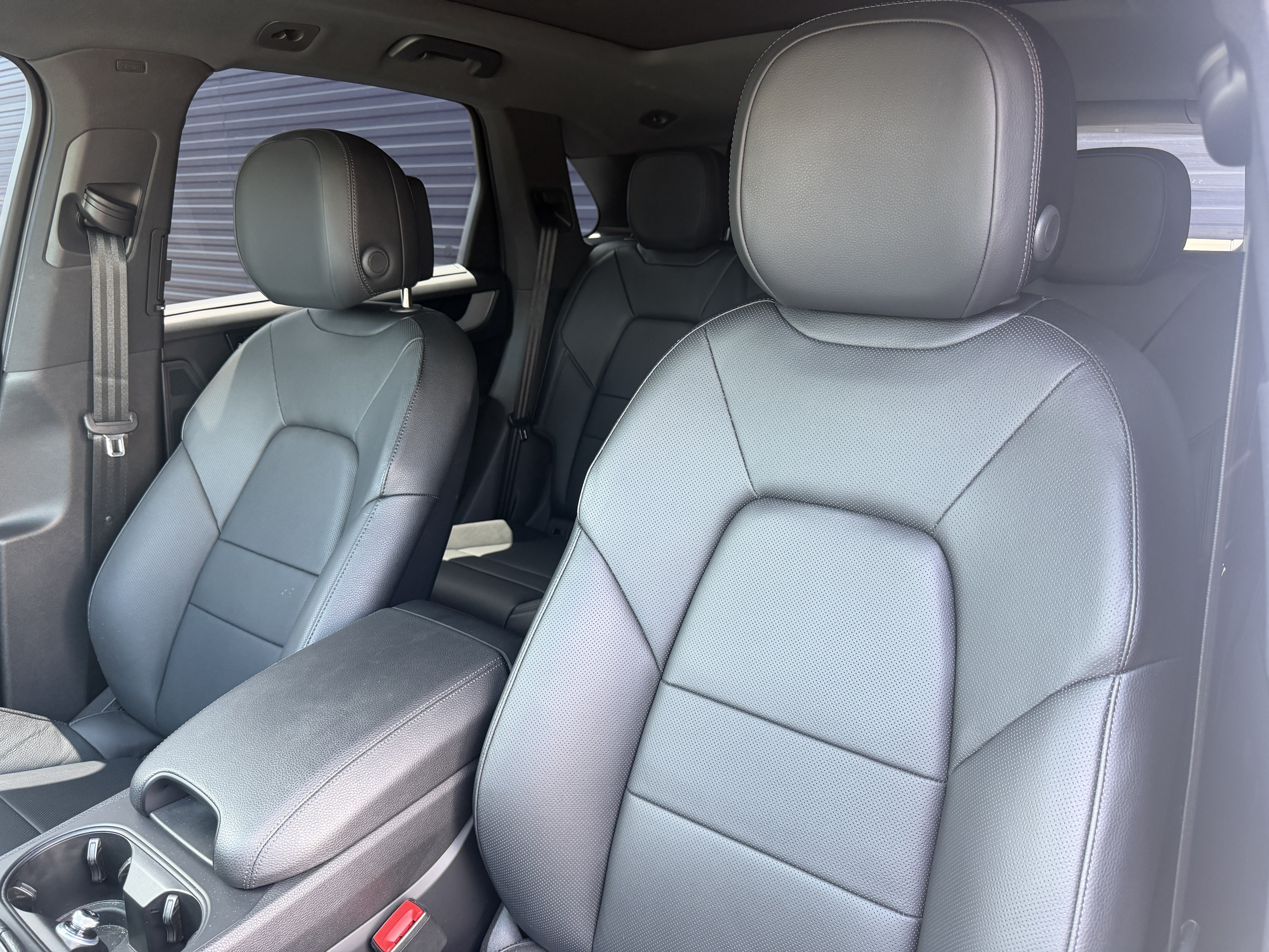 Certified 2024 Porsche Cayenne AWD/4WD image 19