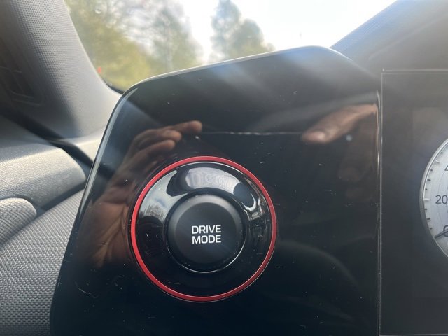 Used 2023 Hyundai Elantra N Line image 12