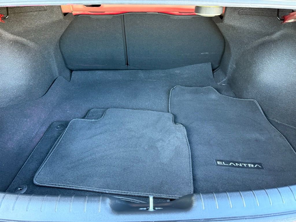Used 2021 Hyundai Elantra SEL w/ Convenience + Premium Package image 18