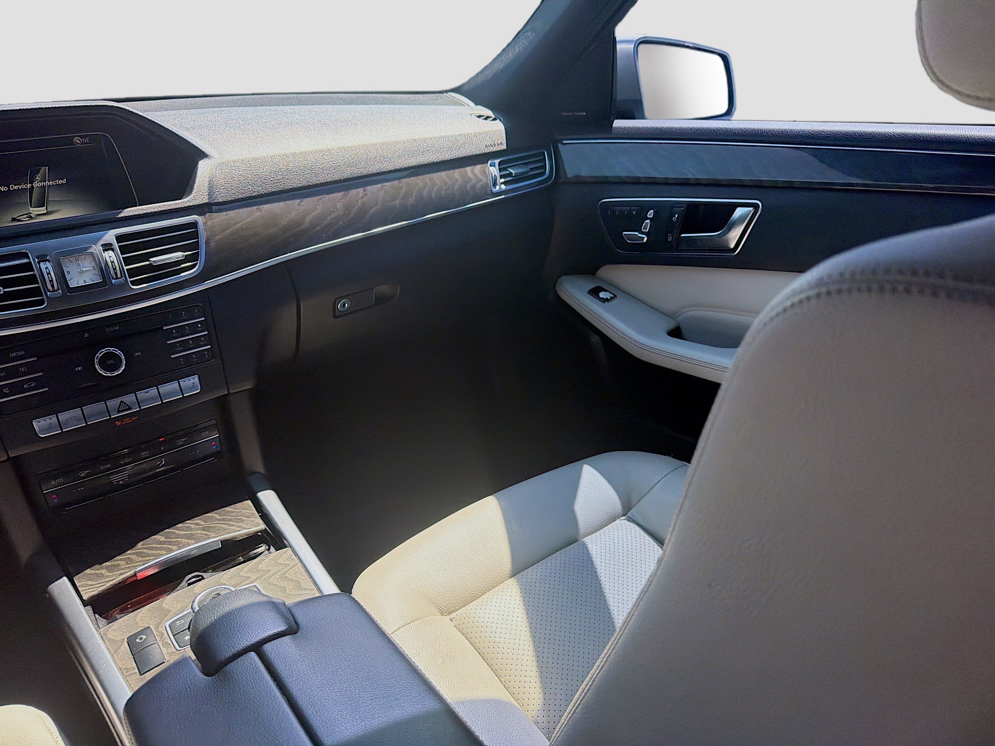 Used 2016 Mercedes-Benz E 350 Sedan w/ Premium Package image 19