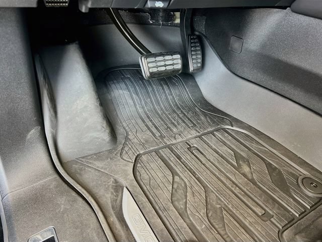 New 2026 GMC Yukon AT4 Ultimate w/ LPO, Floor Liner Package AWD/4WD image 14