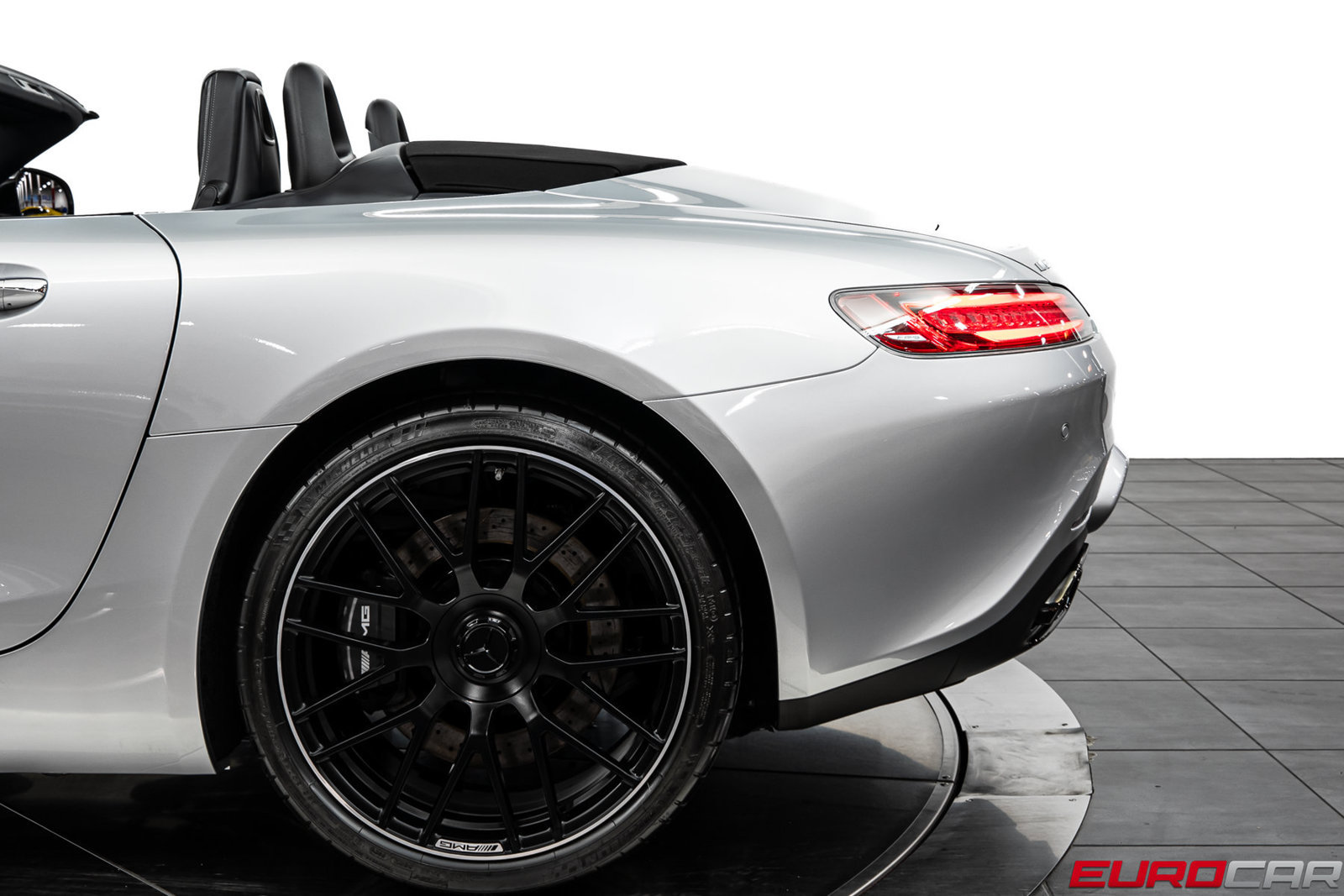 Used 2019 Mercedes-Benz AMG GT Roadster image 18