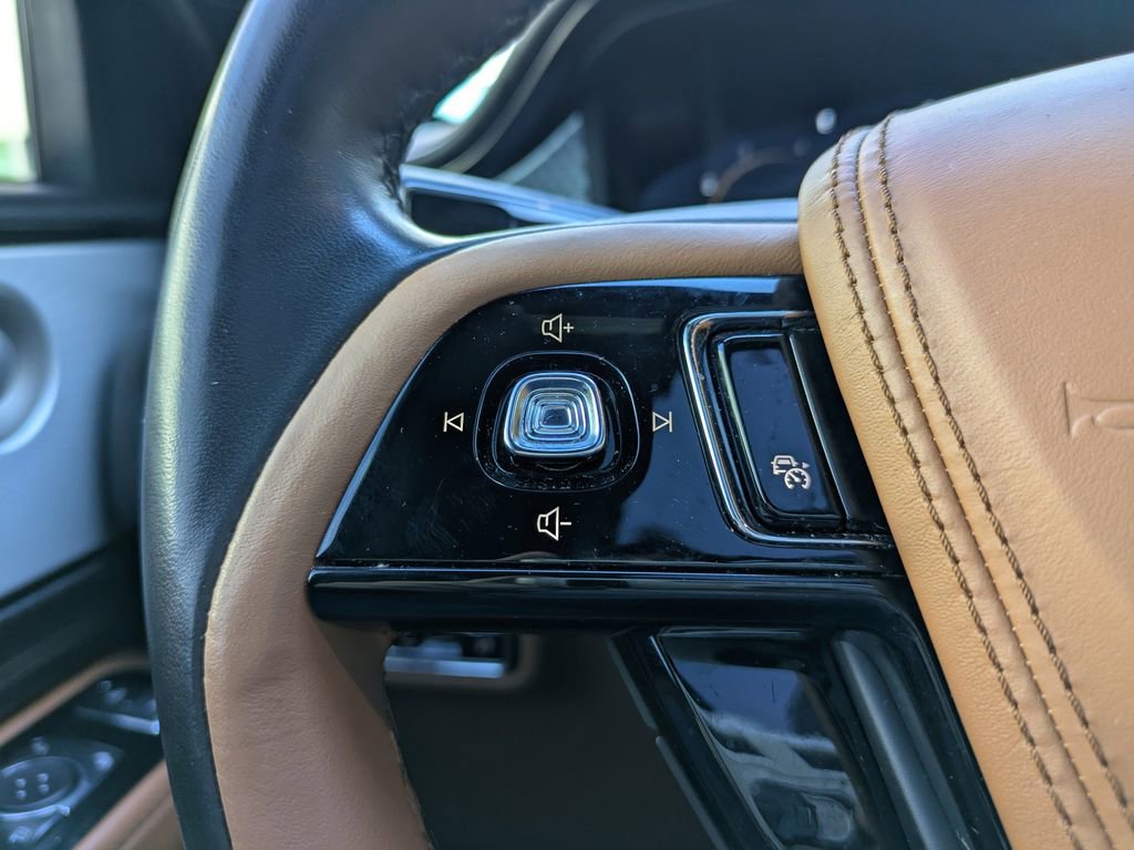 Certified 2023 Lincoln Aviator Black Label w/ Class IV Trailer Tow Package image 29