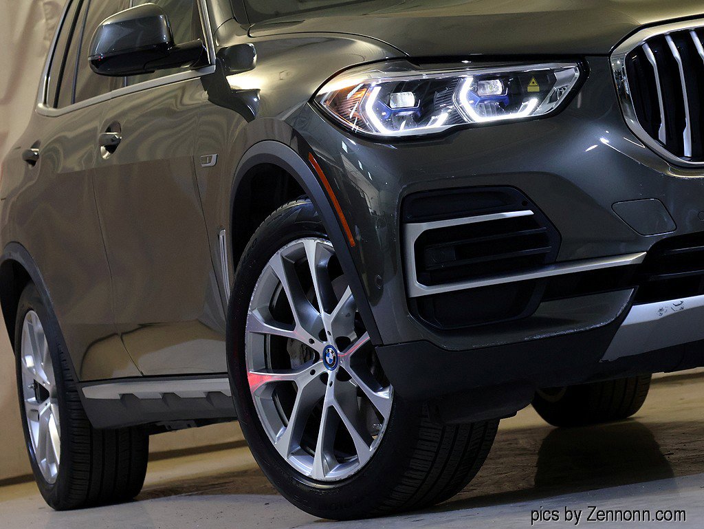 Certified 2023 BMW X5 xDrive45e w/ Executive Package image 4
