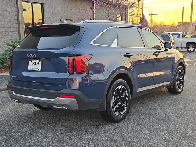 Used 2025 Kia Sorento S w/ Panoramic Sunroof Package FWD image 5
