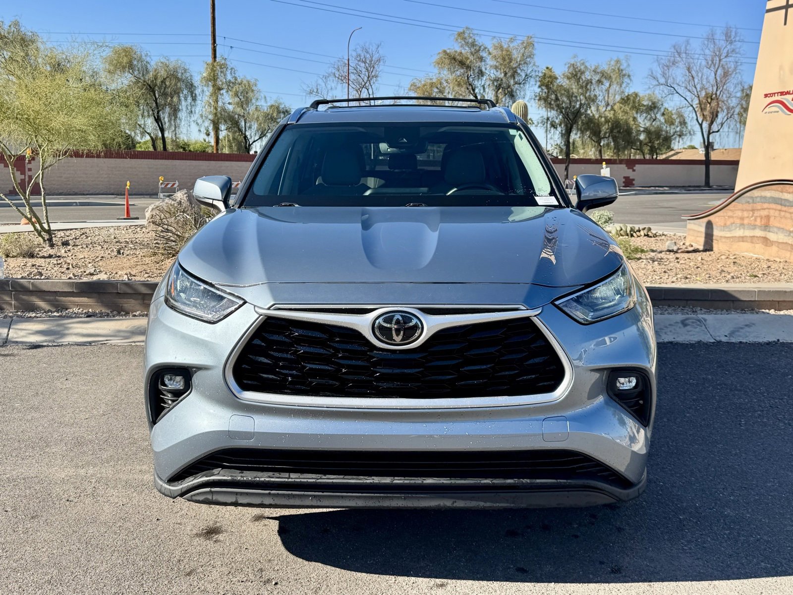 Used 2020 Toyota Highlander XLE image 8