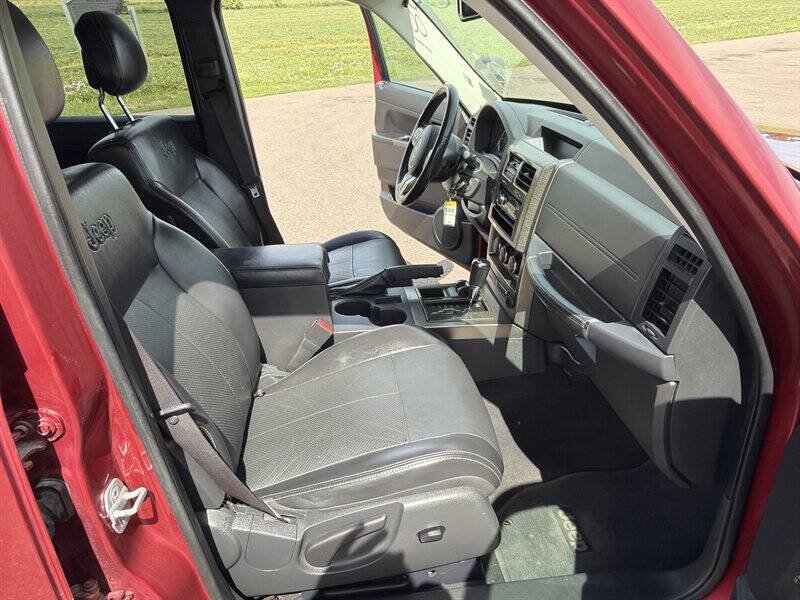 Used 2012 Jeep Liberty Limited Jet w/ Comfort/Convenience Group AWD/4WD image 19