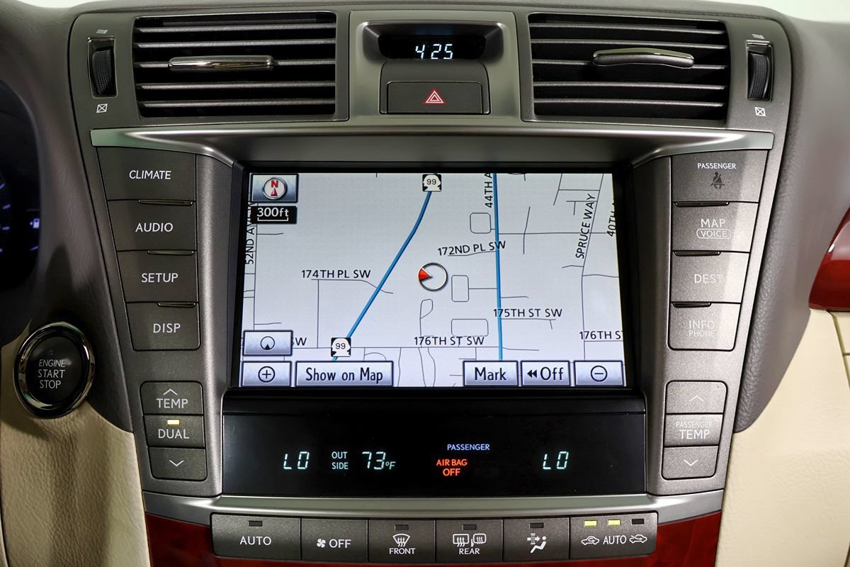 Used 2011 Lexus LS 460 L w/ Luxury Pkg AWD/4WD image 33