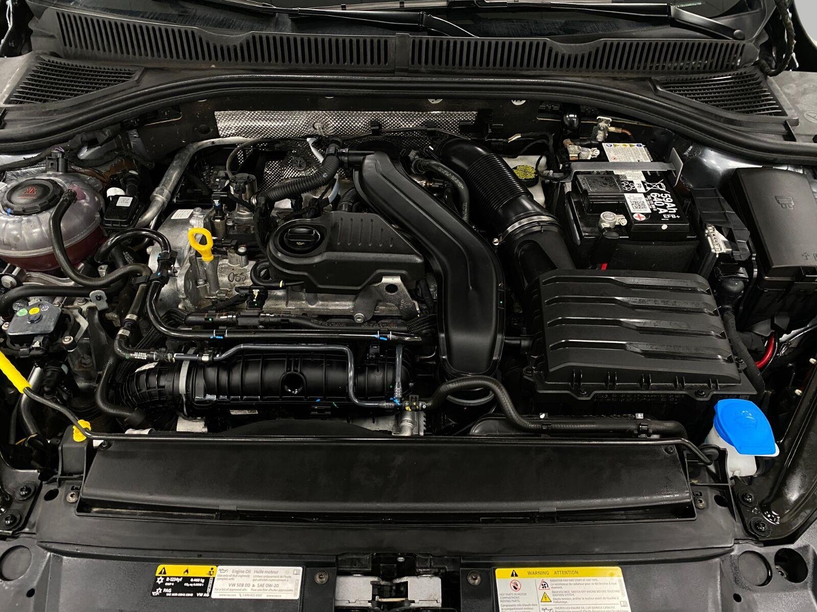 Certified 2025 Volkswagen Jetta SE FWD image 10