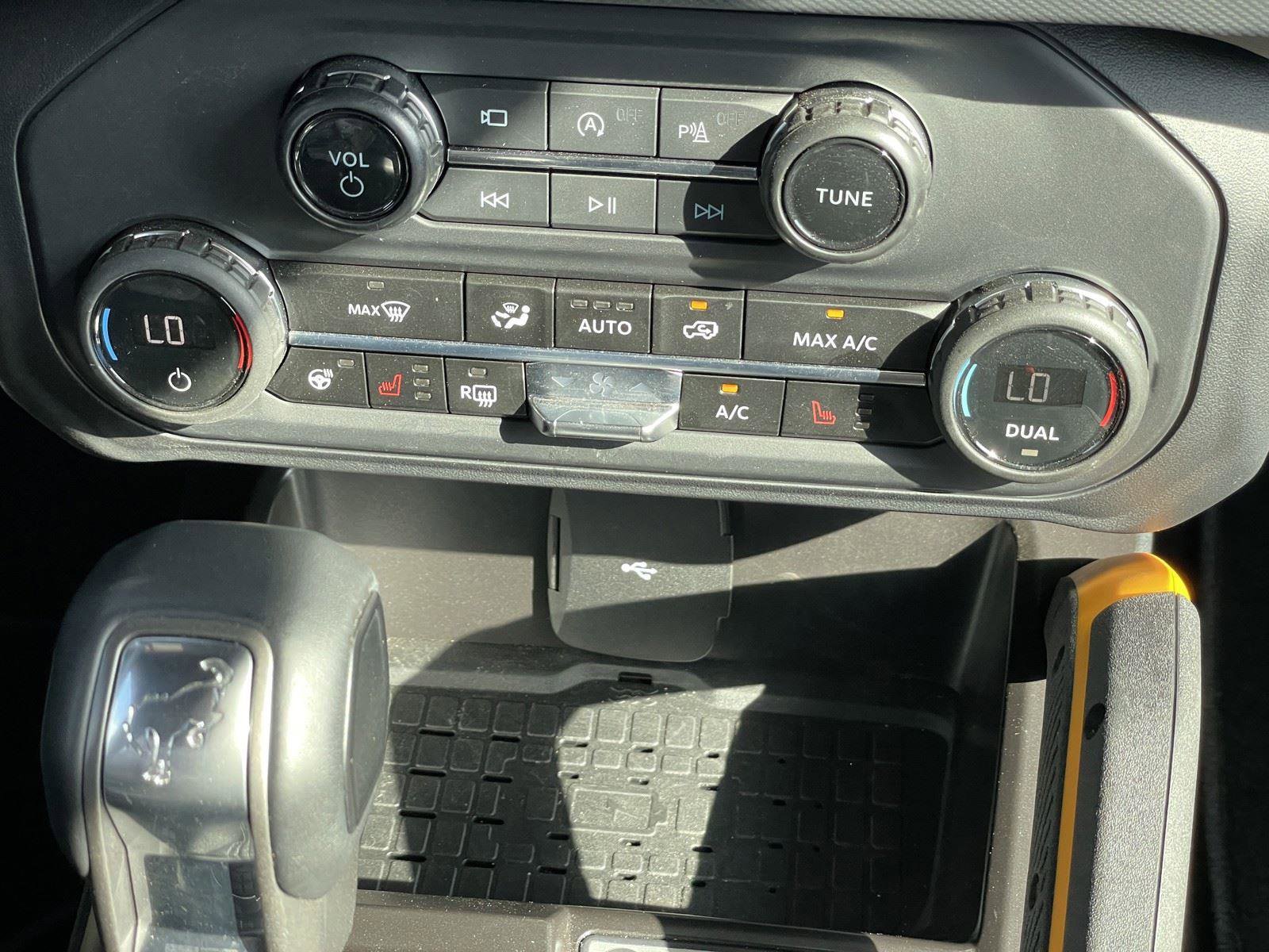 Used 2024 Ford Bronco Badlands image 25