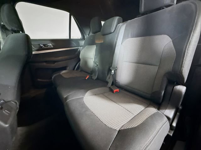 Used 2018 Ford Explorer XLT AWD/4WD image 25