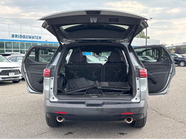 Used 2023 Chevrolet Traverse LT FWD image 13