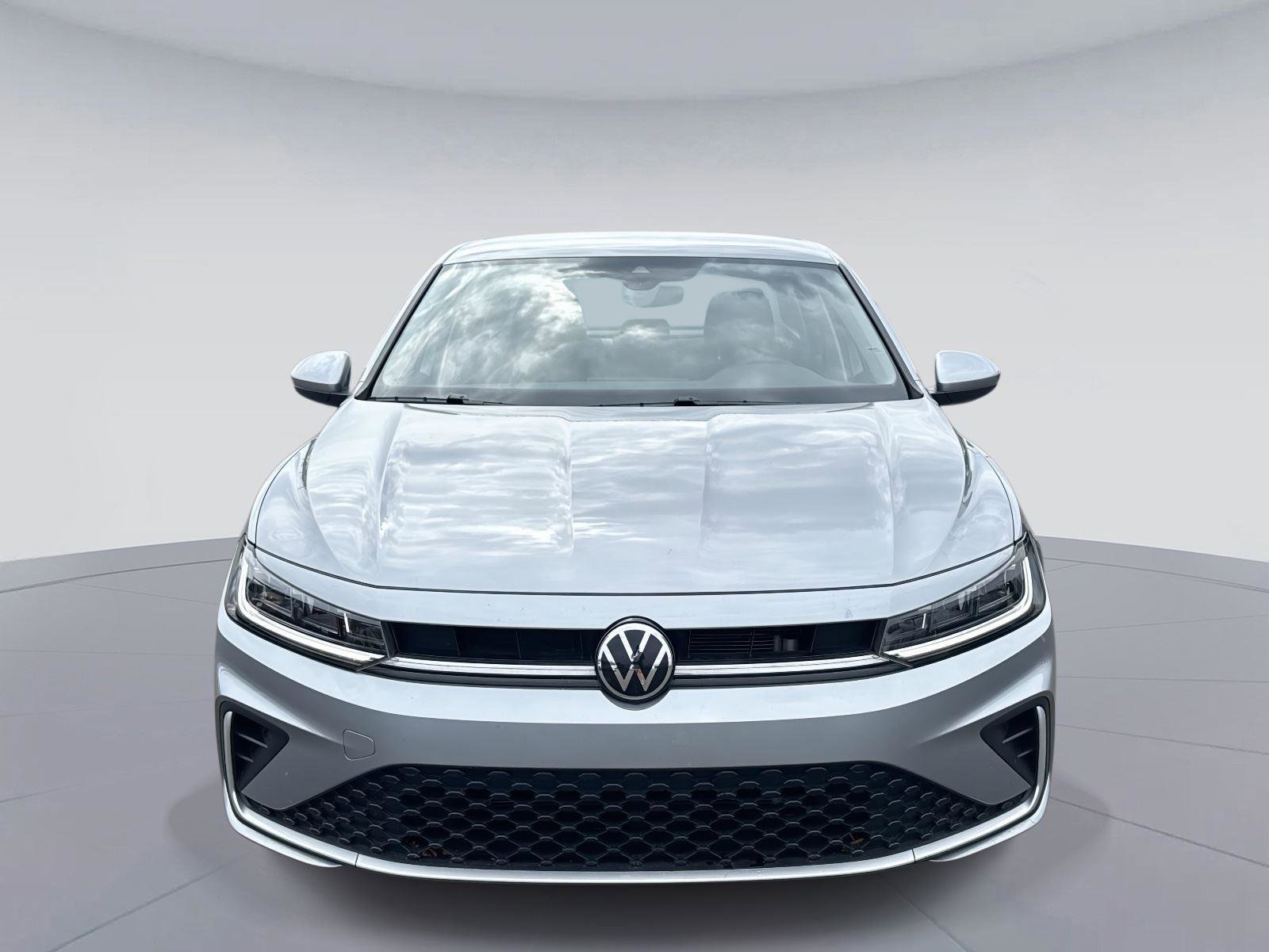 Used 2025 Volkswagen Jetta S image 9