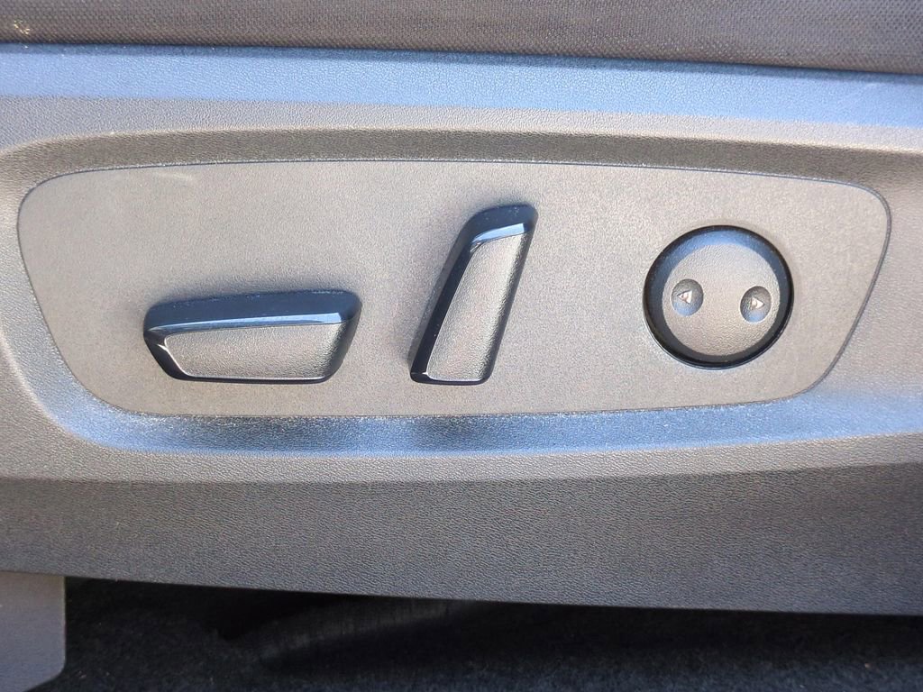 Used 2022 Nissan Pathfinder SV AWD/4WD image 10