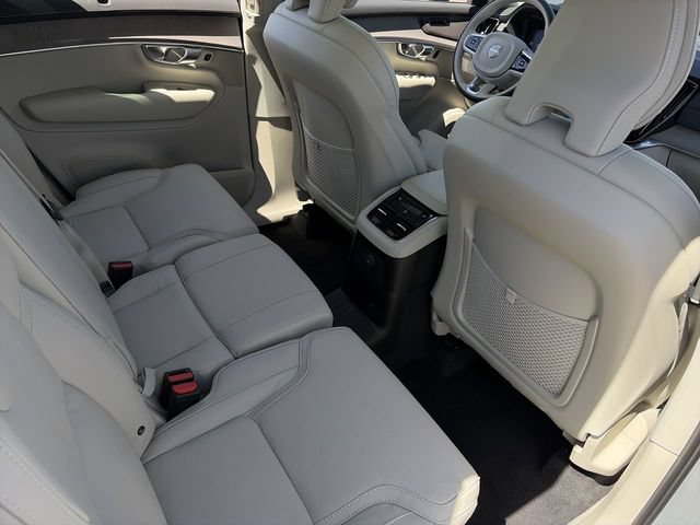 New 2026 Volvo XC90 T8 Ultra w/ Protection Package Premier AWD/4WD image 16