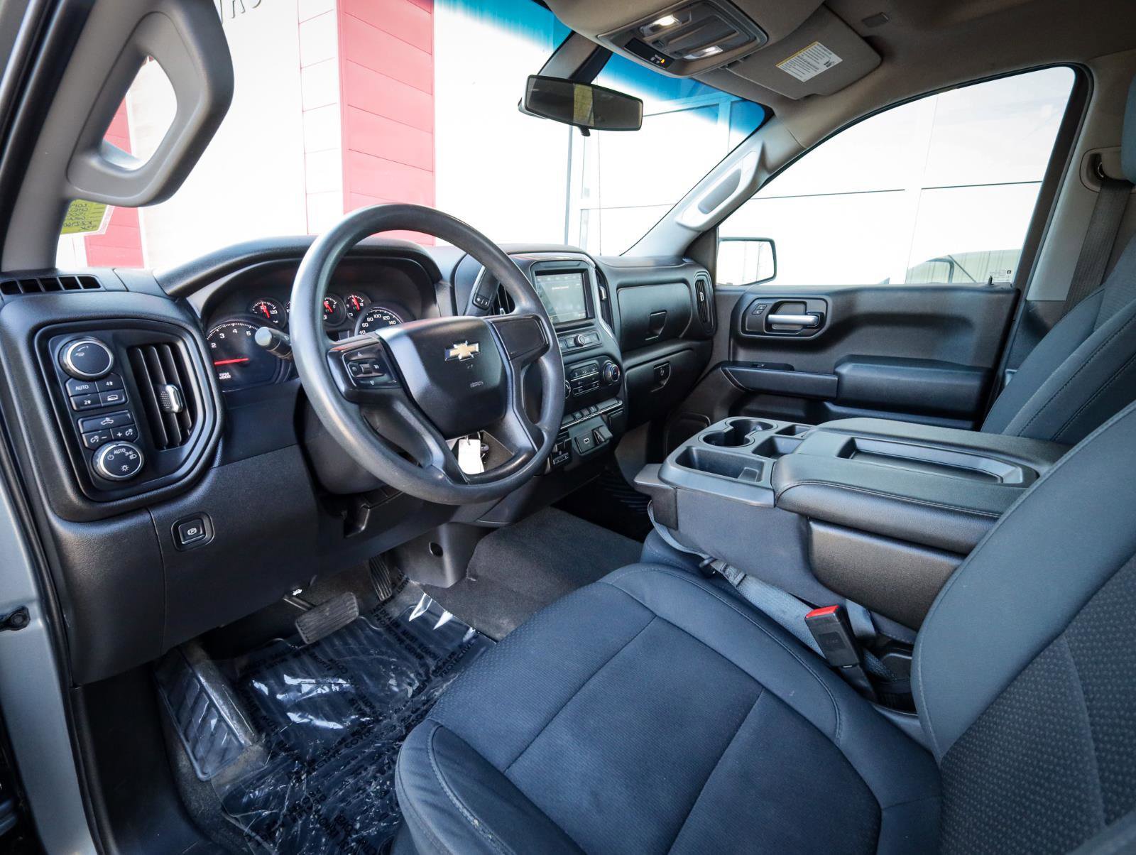 Used 2019 Chevrolet Silverado 1500 Custom w/ Custom Convenience Package AWD/4WD image 12