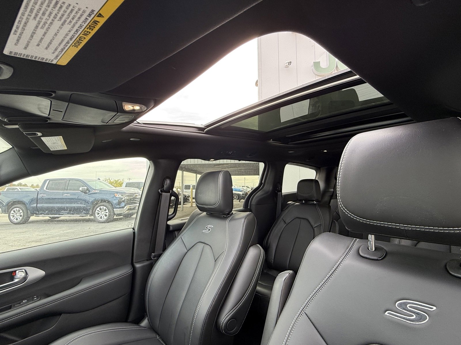 New 2024 Chrysler Pacifica Touring-L w/ S Appearance Package image 21
