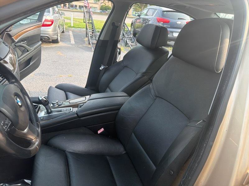 Used 2011 BMW 528i Sedan RWD image 11