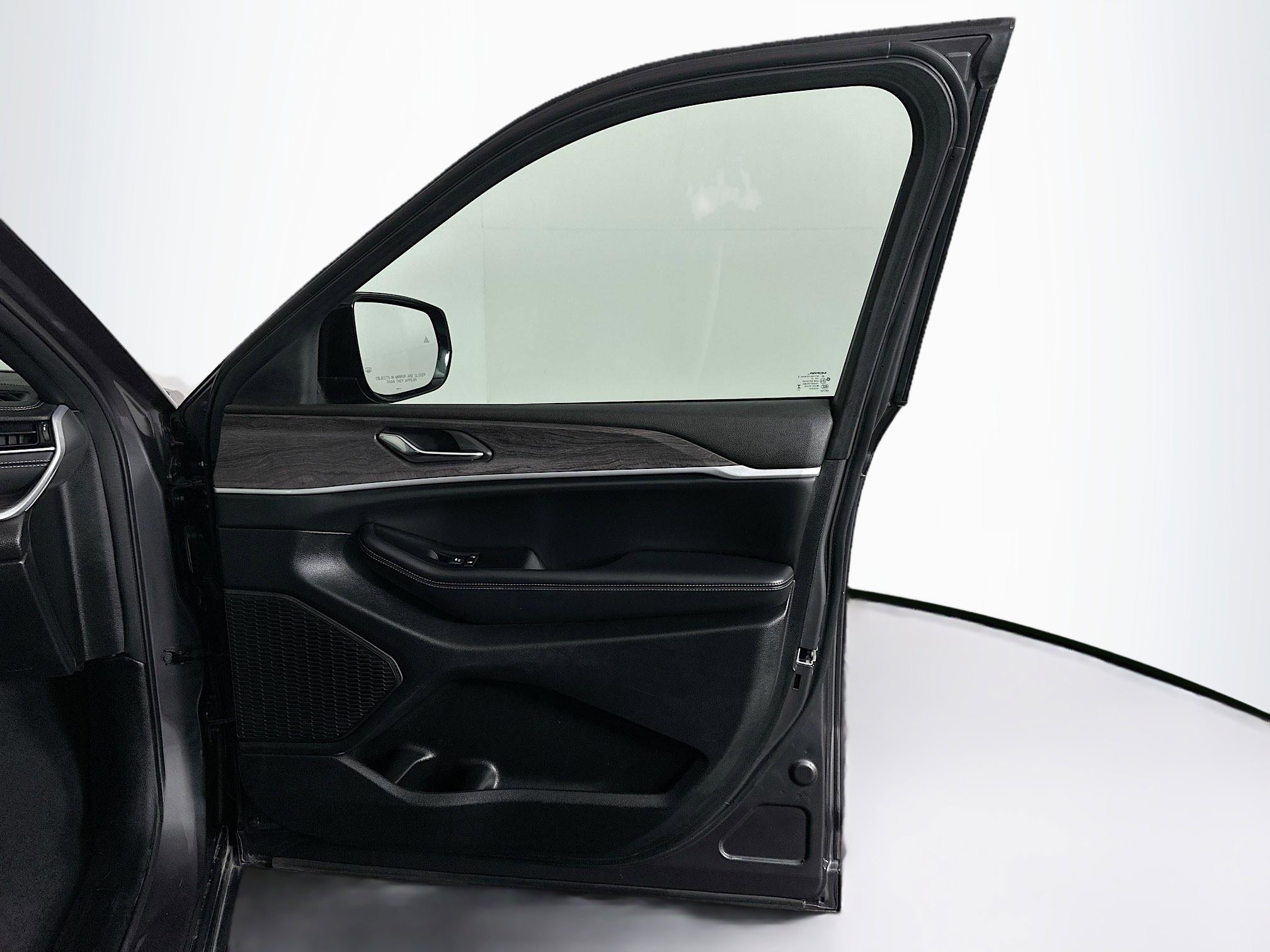 Used 2024 Jeep Grand Cherokee L Limited w/ Luxury Tech Group II image 35