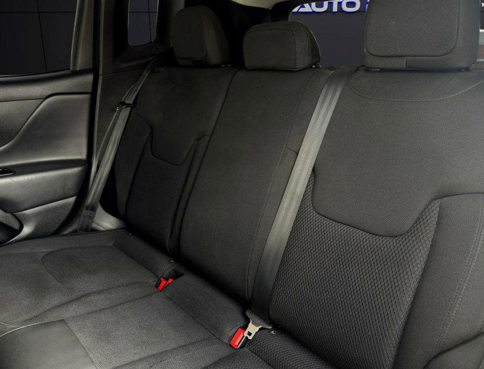 Used 2019 Jeep Renegade Altitude w/ Quick Order Package 2XM image 20