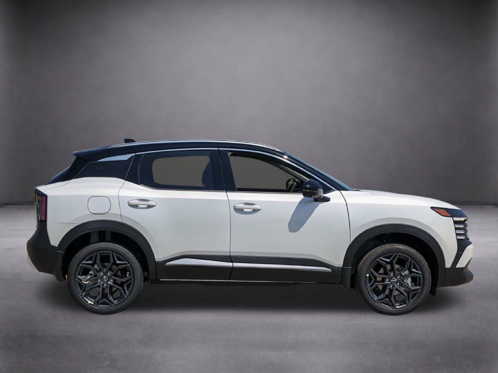 New 2026 Nissan Kicks SR FWD image 3