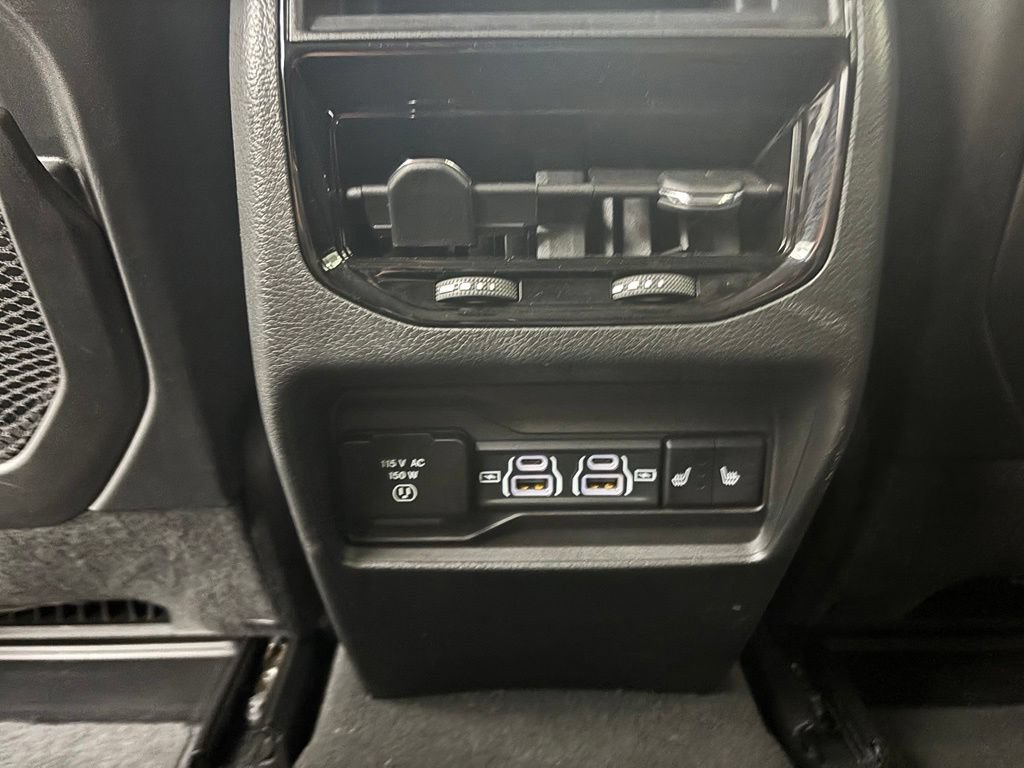 Used 2024 Jeep Grand Cherokee Limited AWD/4WD image 37