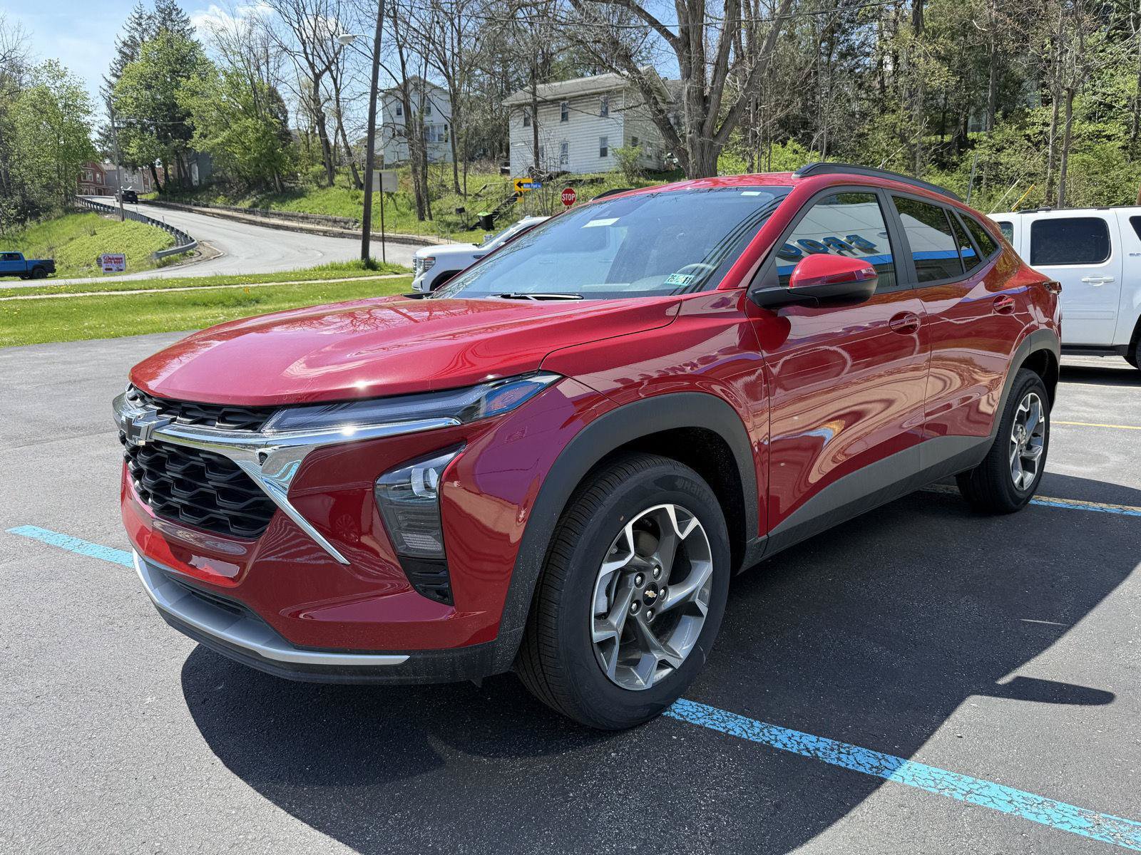 New 2026 Chevrolet Trax LT w/ Sunroof Package FWD image 3