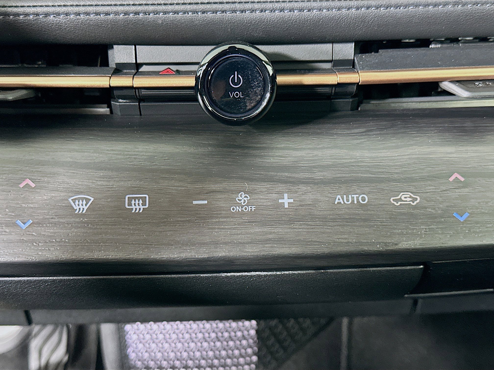 Used 2023 Nissan Ariya AWD image 24