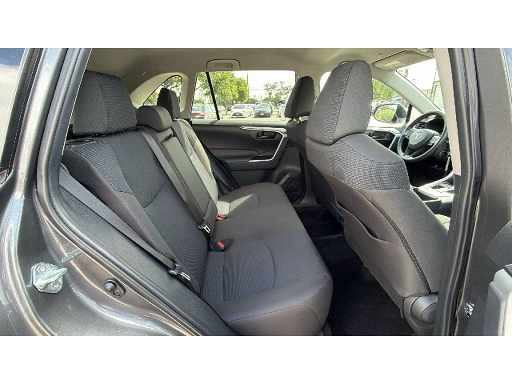 Used 2024 Toyota RAV4 LE FWD image 33