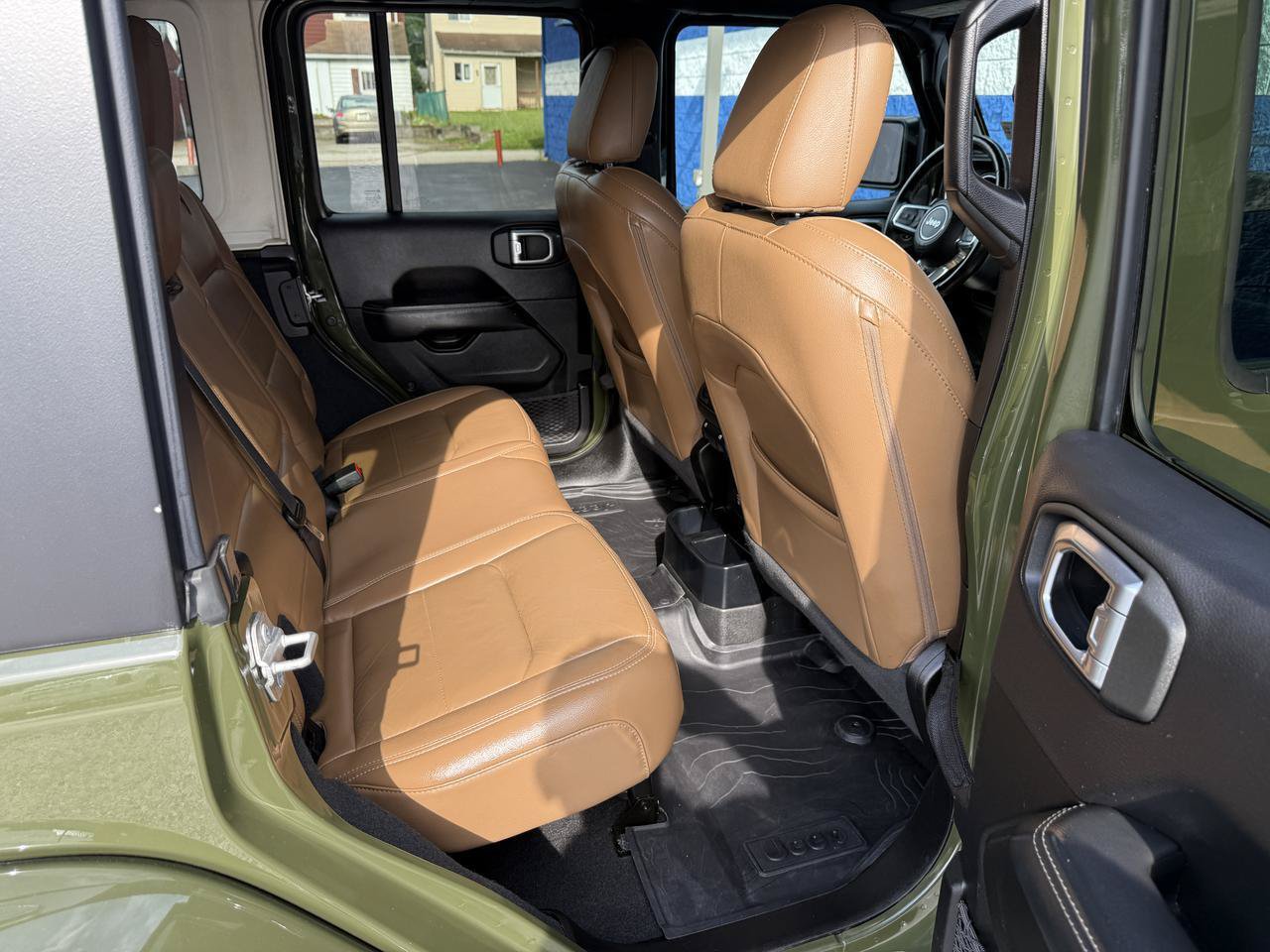 Used 2022 Jeep Wrangler Unlimited Sahara w/ Cold Weather Group AWD/4WD image 23