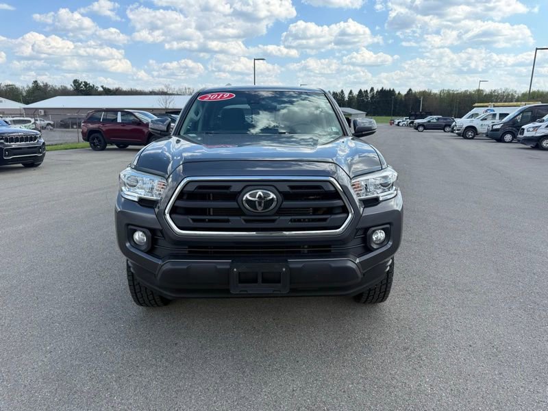 Used 2019 Toyota Tacoma SR5 AWD/4WD image 2