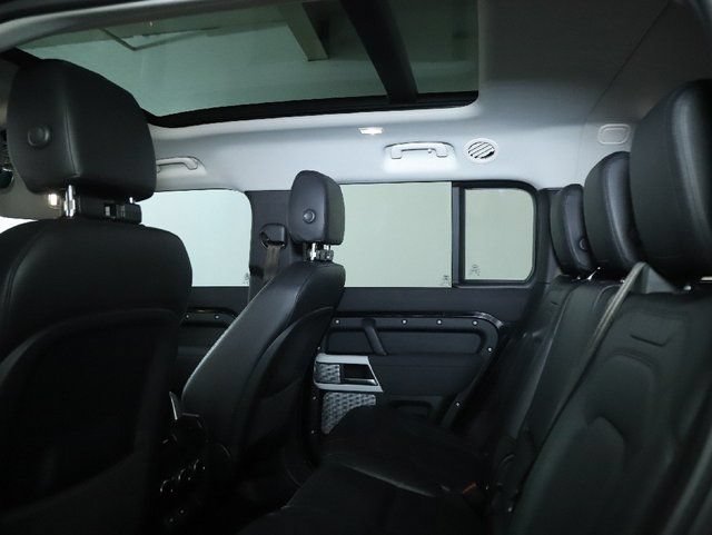 Certified 2023 Land Rover Defender 130 SE AWD/4WD image 18