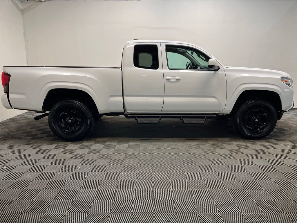 Used 2022 Toyota Tacoma SR w/ SR Convenience Package AWD/4WD image 4