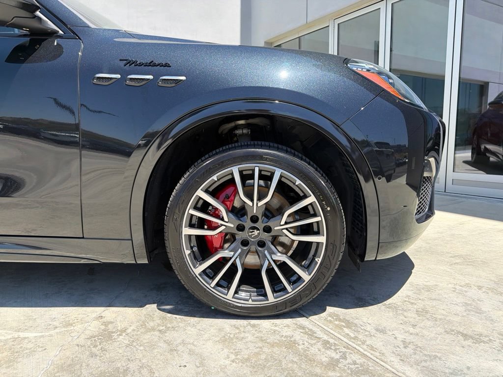 Certified 2023 Maserati Grecale Modena AWD/4WD image 11