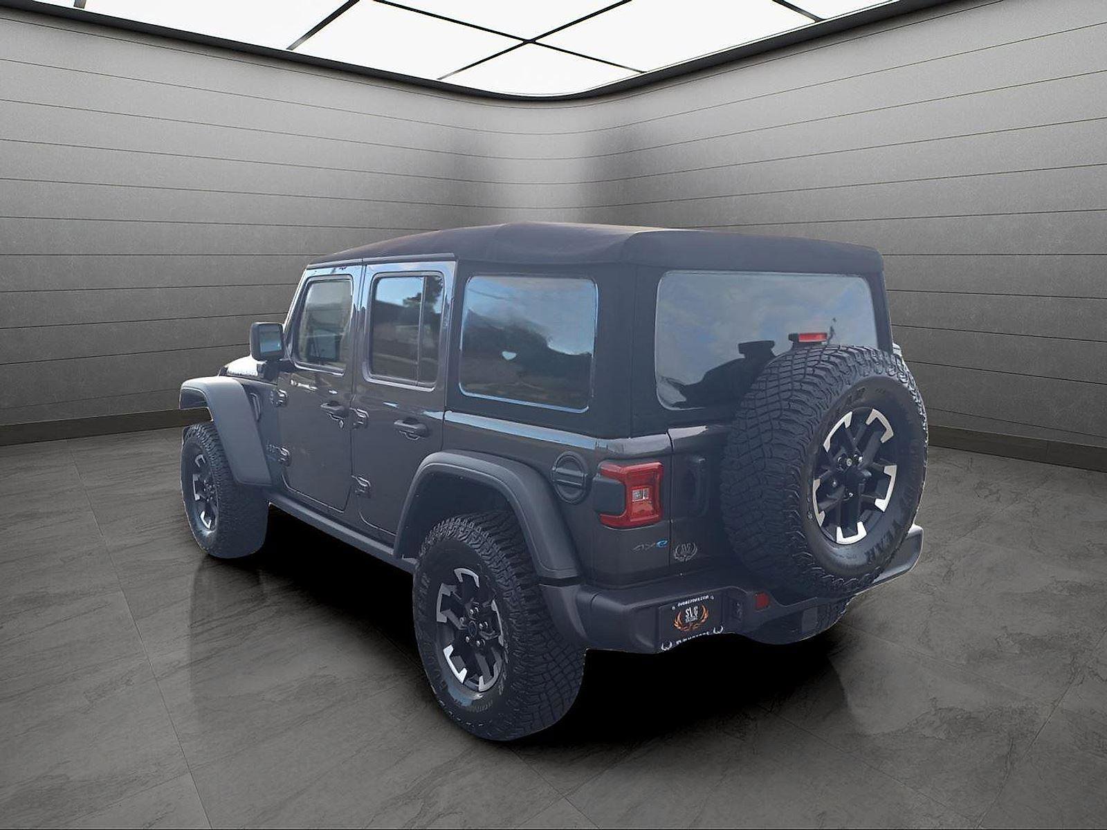 Used 2024 Jeep Wrangler Unlimited Rubicon 4xe image 3