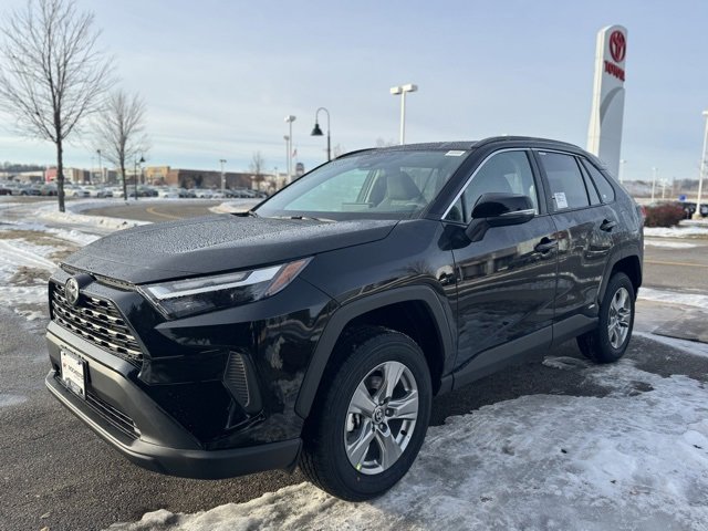 Used 2025 Toyota RAV4 XLE image 33