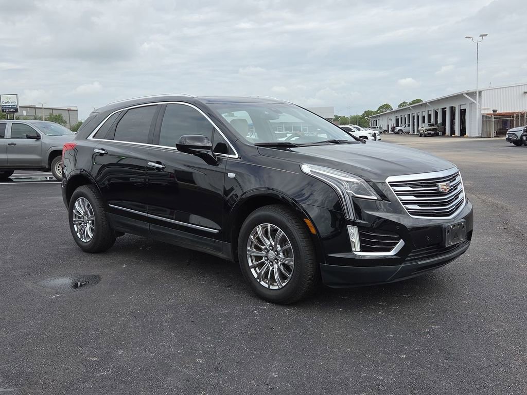 Used 2017 Cadillac XT5 Luxury w/ Driver Awareness Package image 8