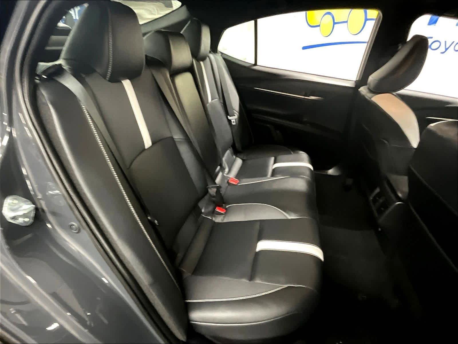 Used 2025 Toyota Camry SE FWD image 16